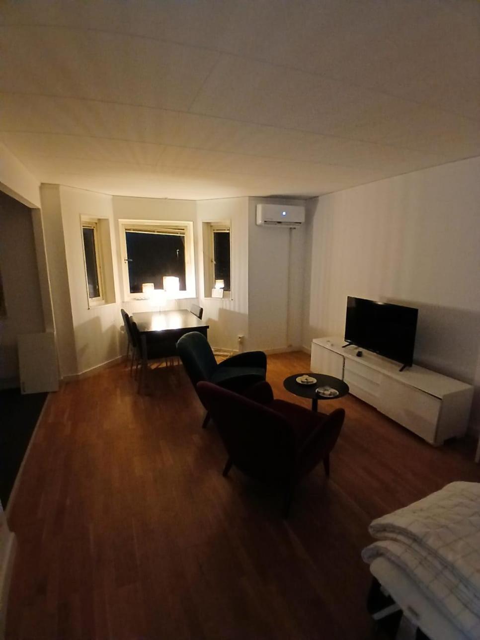 3 Laegenheter Med Totalt 5 Sovrum Och 8 Baeddar Ruda Экстерьер фото