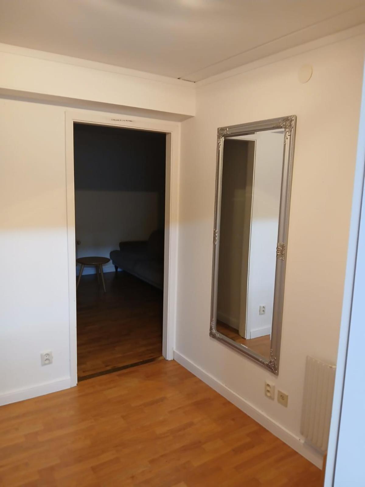 3 Laegenheter Med Totalt 5 Sovrum Och 8 Baeddar Ruda Экстерьер фото